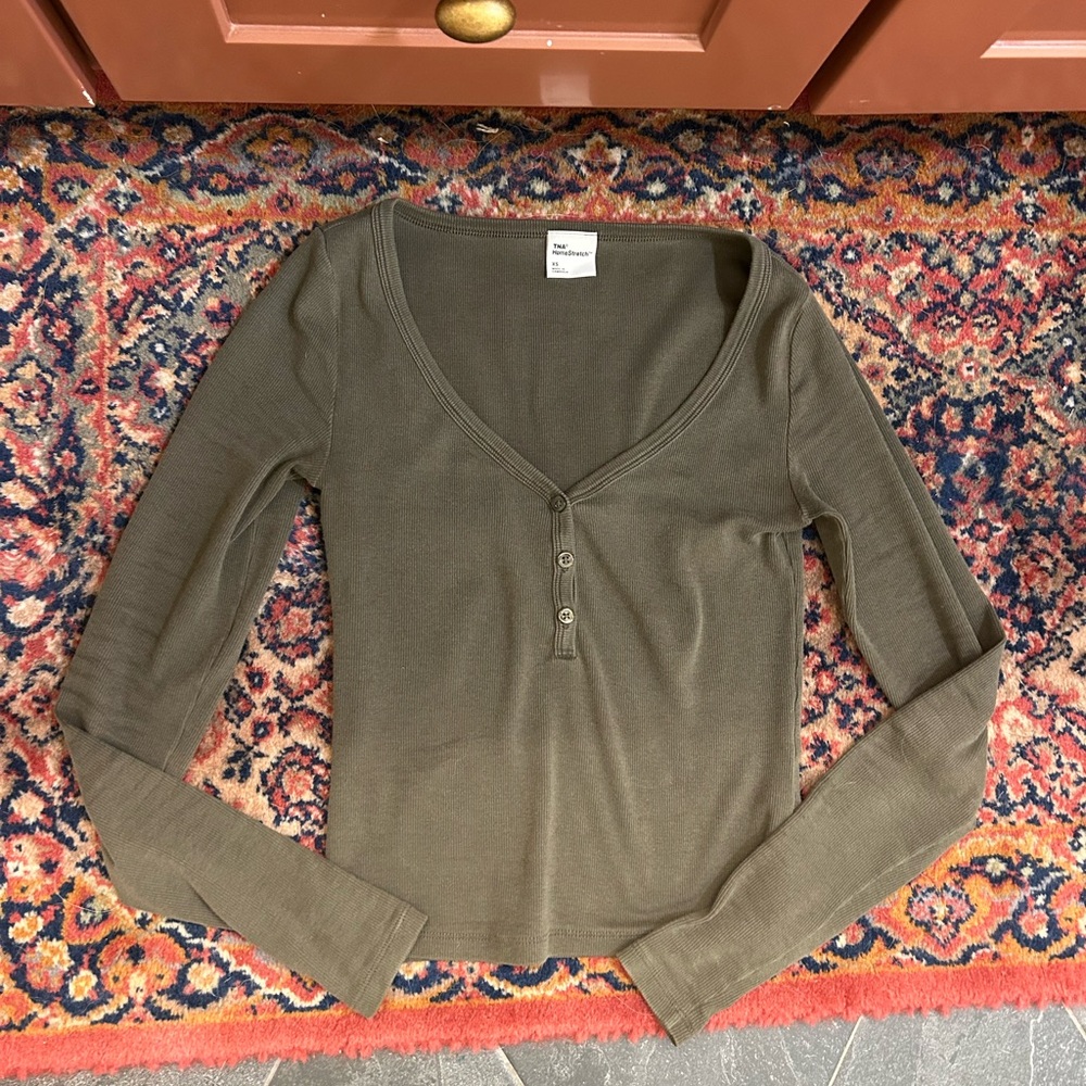 TNA Aritzia homestretch Henley long sleeve